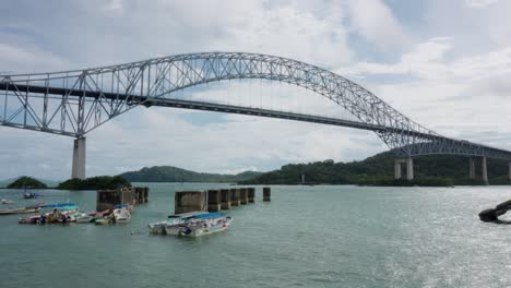 Puente-De-Las-Americas-En-El-Canal-De-Panama---Entrada-Del-Pacifico