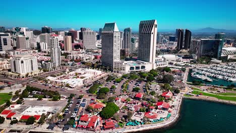 Embarcadero-Marina-Park-in-San-Diego-with-views-of-the-Convention-Center-and-the-harbor-full-of-boats