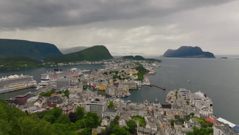 High-angle-view-over-touristic-Aalesund-with-docked-cruise-liners,-Norway