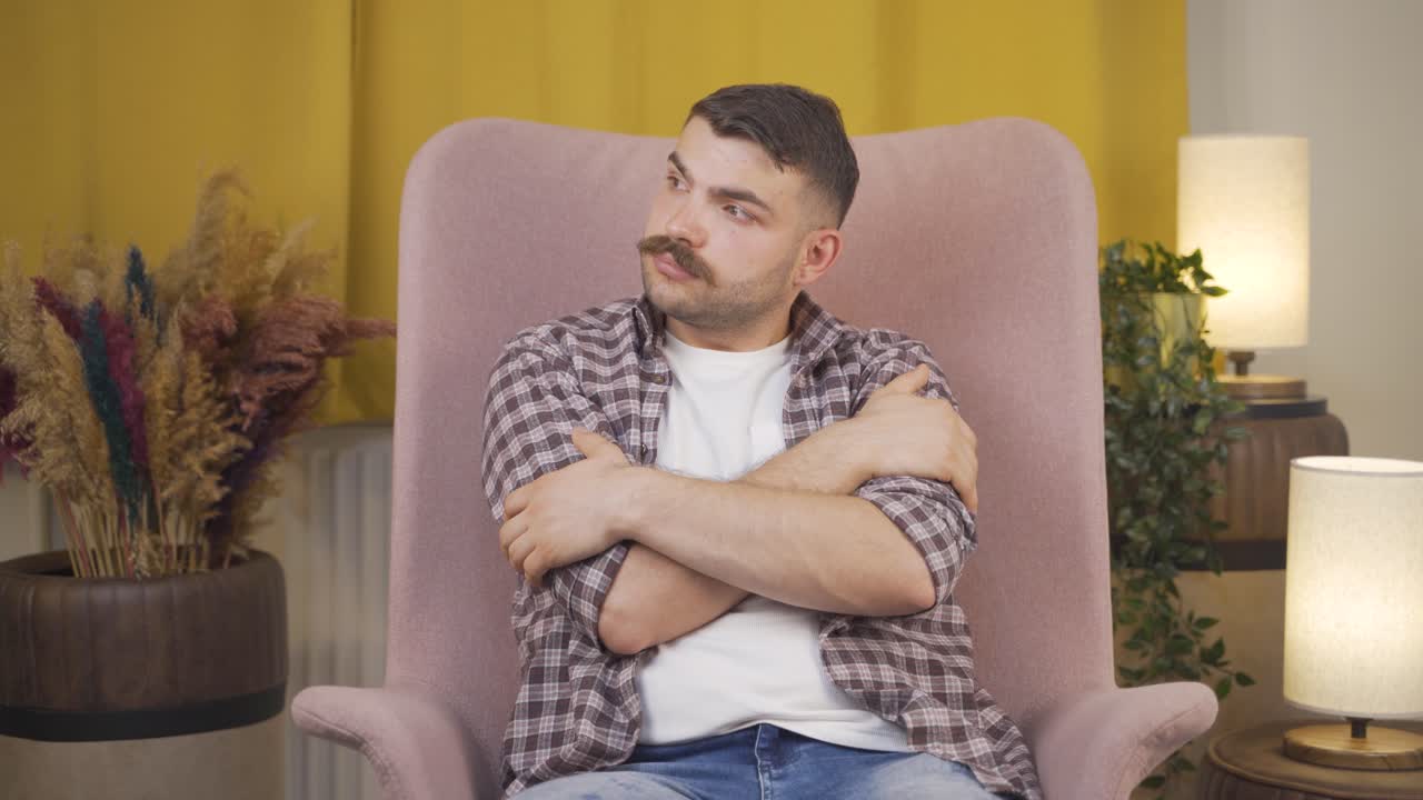 hombre solitario y triste.