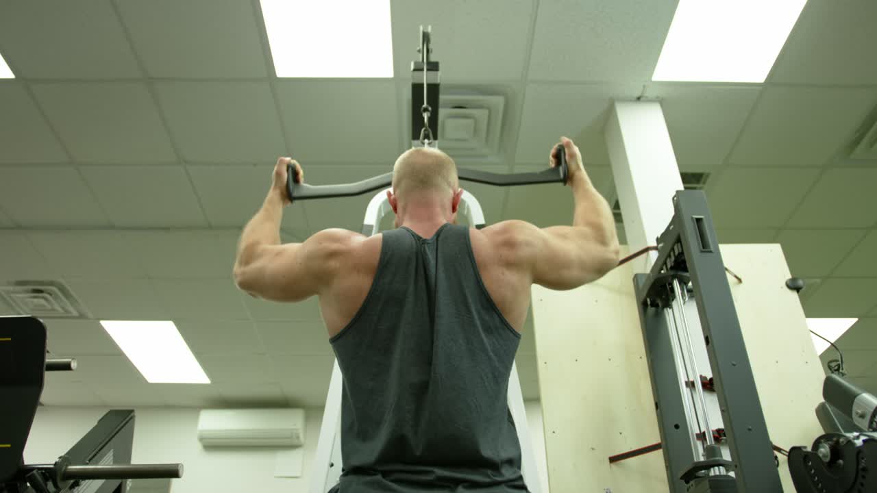 Strength man trainer bodybuilding achievement goals