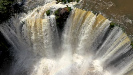 São-Romão-waterfall,-at-Farinha-River---Chapada-das-Mesas-National-Park,-Carolina,-Maranhão,-Northeast-Brazil