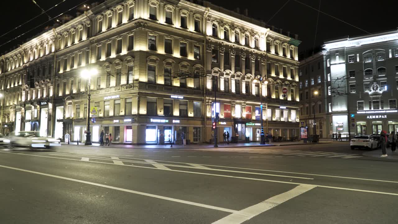 세인트 페테르부르크의 야간 거리 장면