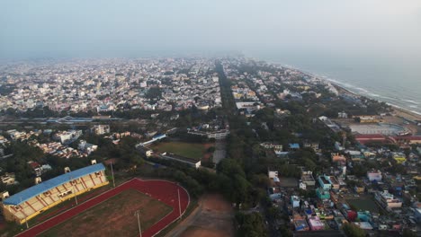 pondicherry, anteriormente conocida como pondiquerry, ganó su importancia como "la riviera francesa del este", una de las colonias francesas más antiguas.