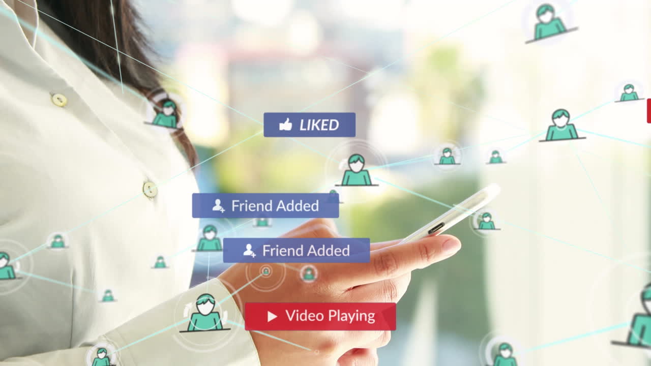 스마트 폰을 사용하는 백인 여성에 대한 아이콘과의 연결 네트워크의 애니메이션