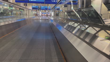 airport moving walkway