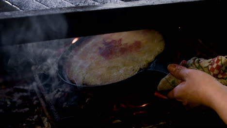 Persona-Cocinando-Comida-Latina