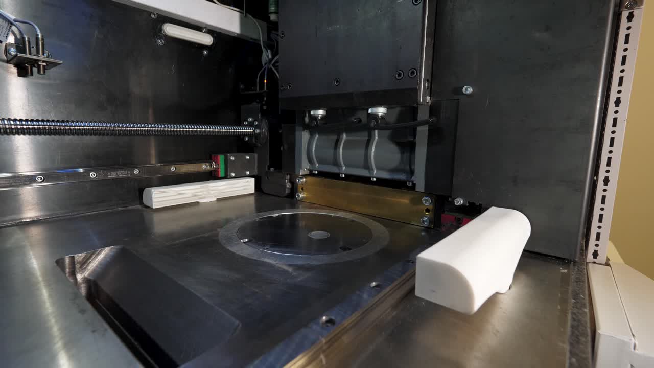 3d 프린터 또는 비슷한 산업 기계의 내부 표시