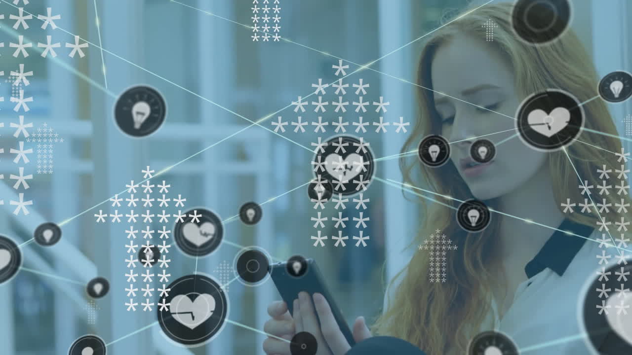 анимация сети значков здоровья и идей над кавказской женщиной с помощью смартфона