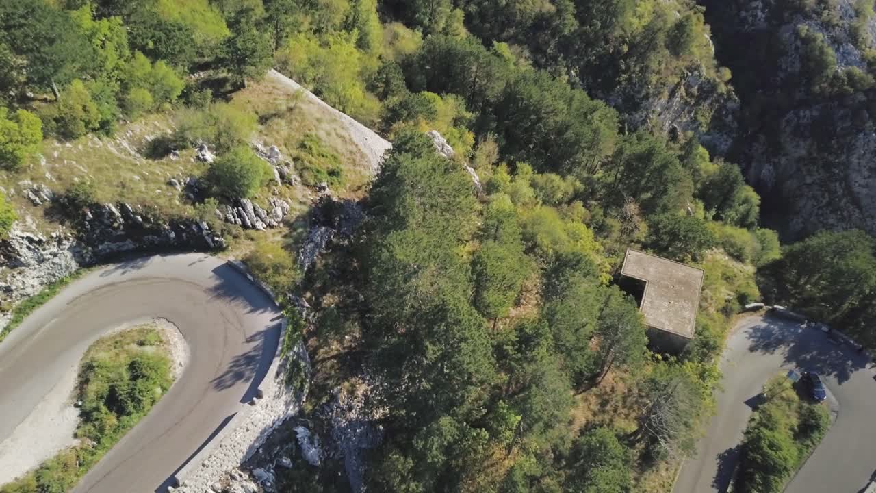 vista aérea de la carretera de montaña