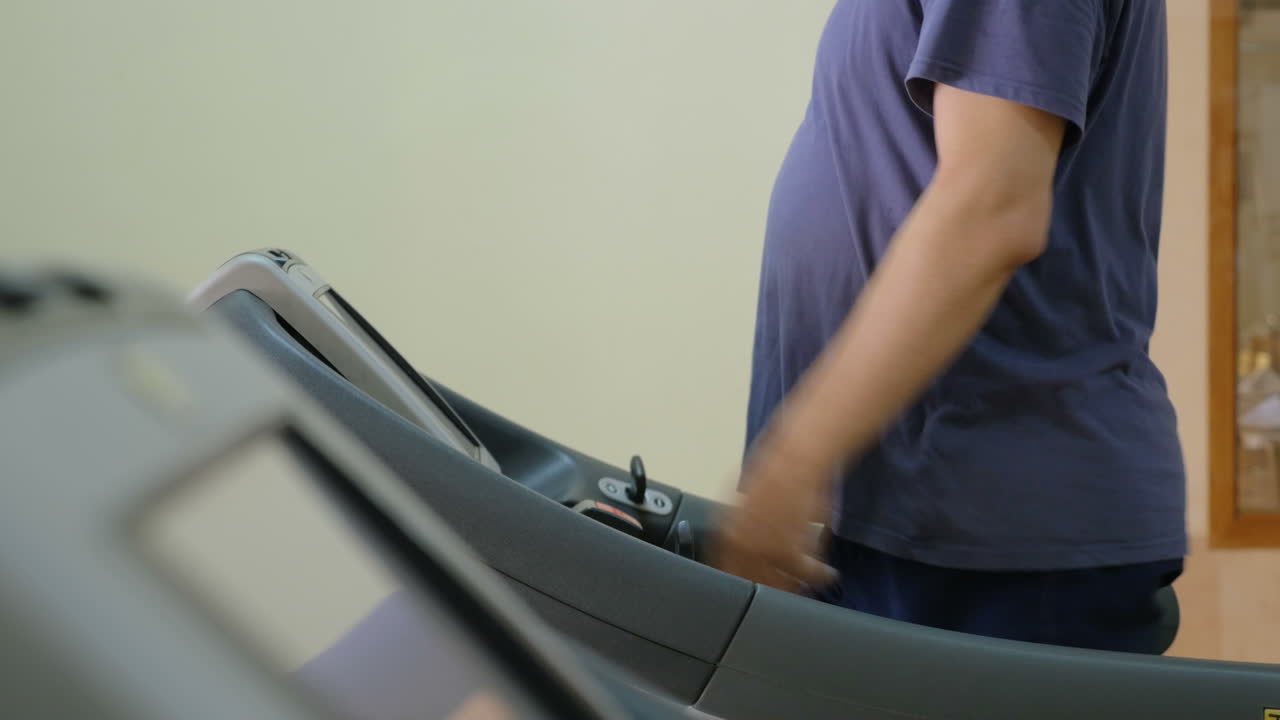 la cinta de correr le ayuda a lidiar con el sobrepeso