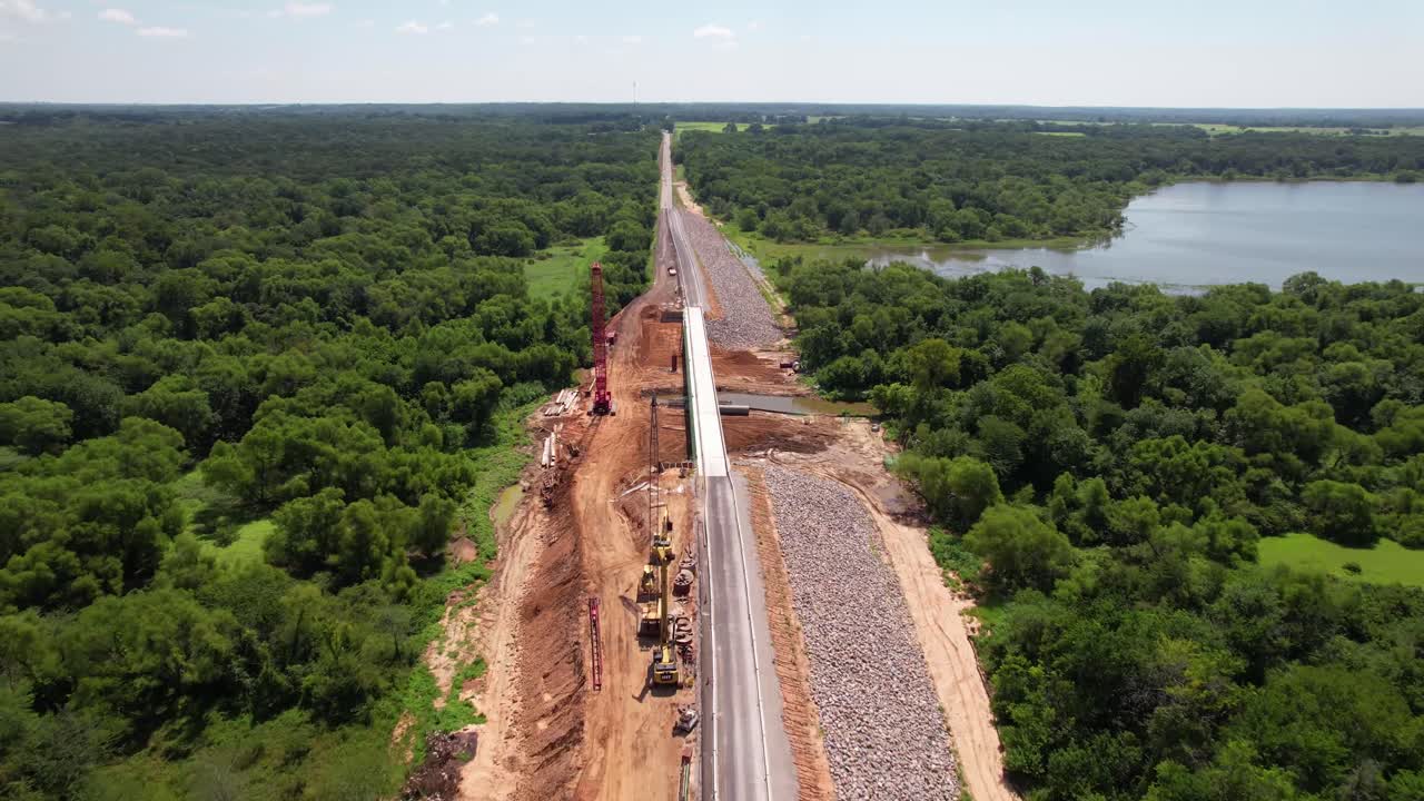 imágenes aéreas de la construcción que se está haciendo fuera de la ciudad de líbano oklahoma