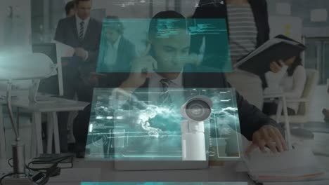 animación del procesamiento de datos financieros en pantallas afroamericano sobre hombre de negocios en la oficina