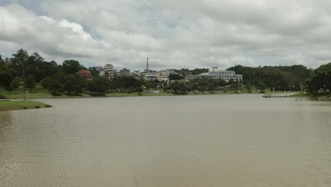 time lapse of the lake in da lat (vietnam)