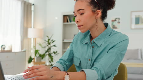 Mujer-De-Negocios-Creativa,-Computadora-Portátil