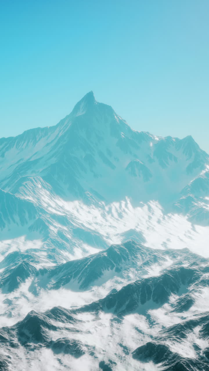 눈과 파란 하늘이 있는 멋진 산꼭대기