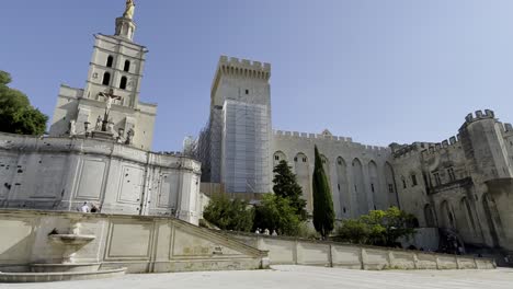 Papstpalast-In-Frankreich-In-Avignon-Bei-Schönem-Wetter