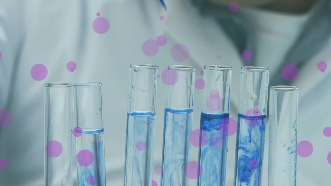 анимация точек, плавающих над лабораторным работником с образцами