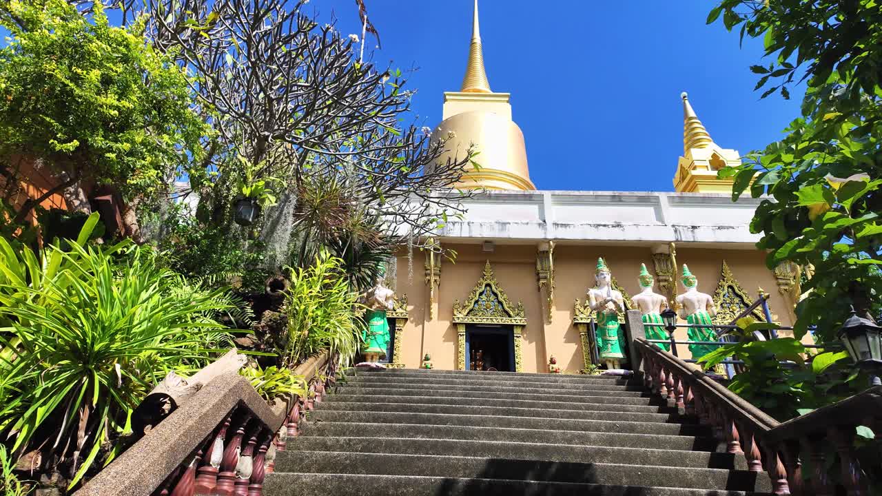 Chedi Wat Khao Hua Chuk buddhist pagoda temple Koh Samui Thailand Southeast Asia