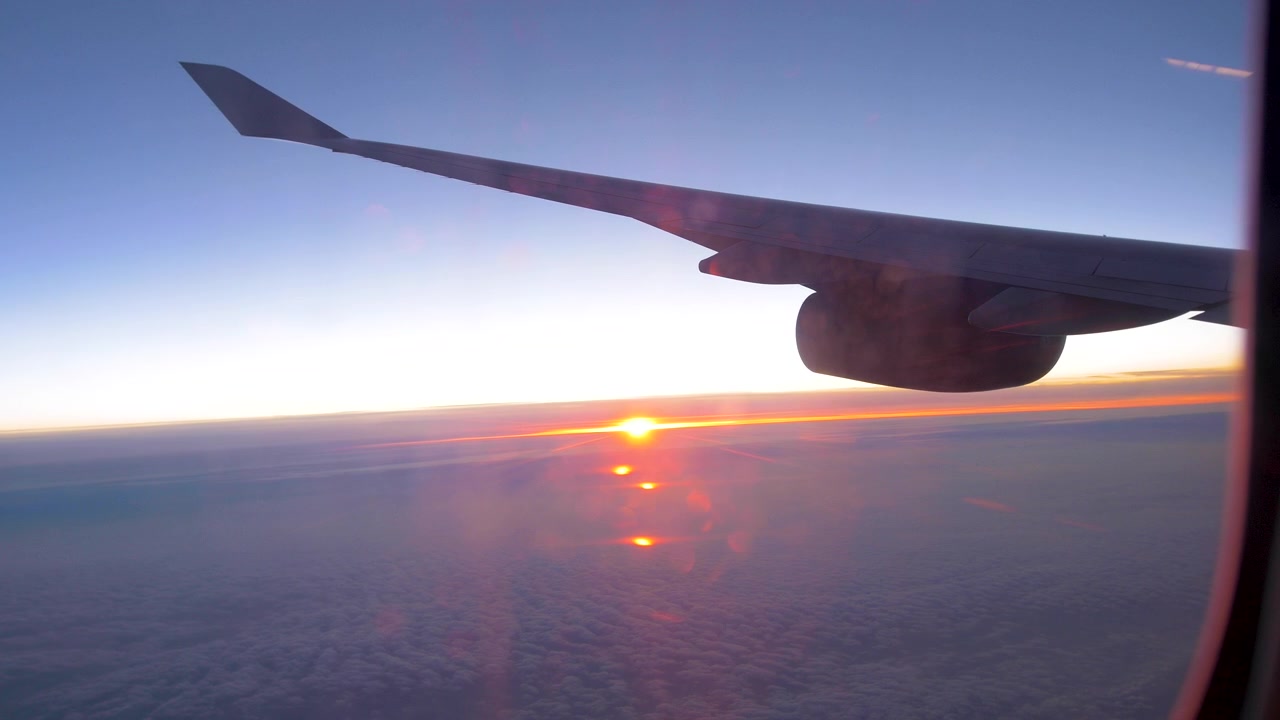 Boeing 747-400 voando de Chicago para Heathrow. Nascer do sol sobre o Atlântico Norte