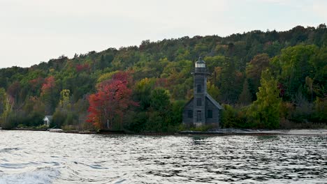 East-Channel-Lighthouse-on-Grand-Island,-Pictured-Rocks-National-Lakeshore,-Michigan