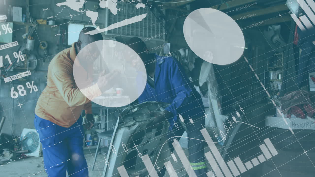 animación de procesamiento de datos sobre afroamericano hombre mecánico de automóviles reparación de automóviles