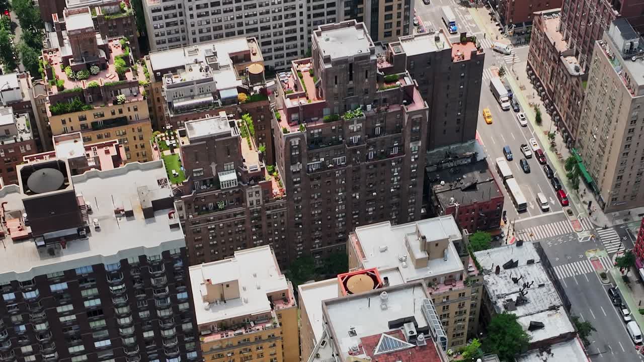 Exploring the rooftops and streets of New York City from above