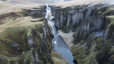 Fjadrargljufur-Canyon-Luftaufnahme-In-Island-Im-Frühen-Winter-2