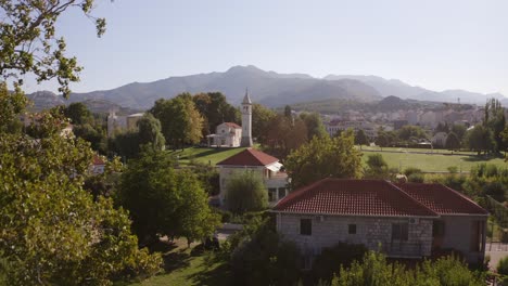 a beautiful view of the church in the city