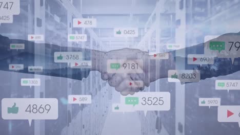 Animation-Von-Social-Media-Symbolen,-Geschäftsmann-Handshake-über-Computerserver