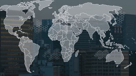 animación del mapa del mundo y procesamiento de datos frente a una vista aérea del paisaje urbano