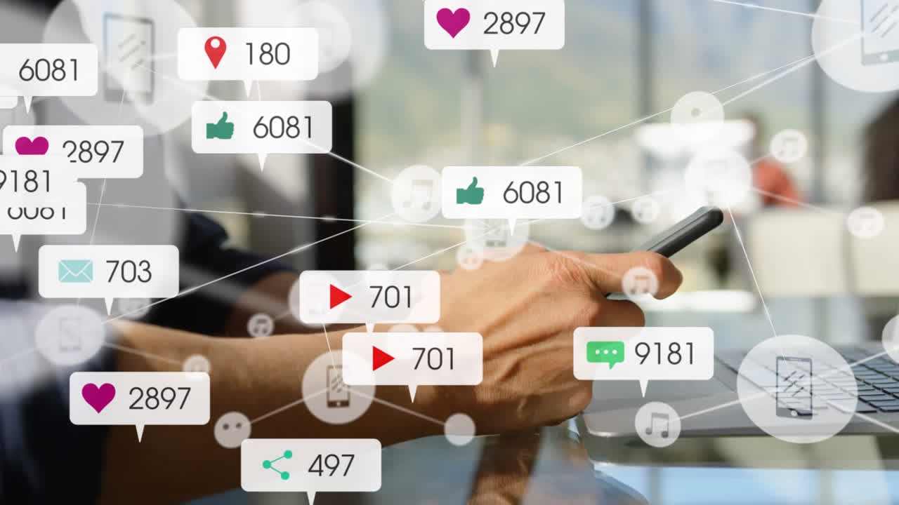 스마트 폰을 사용하는 백인 남성에 대한 연결과 함께 소셜 미디어 아이콘과 숫자의 애니메이션