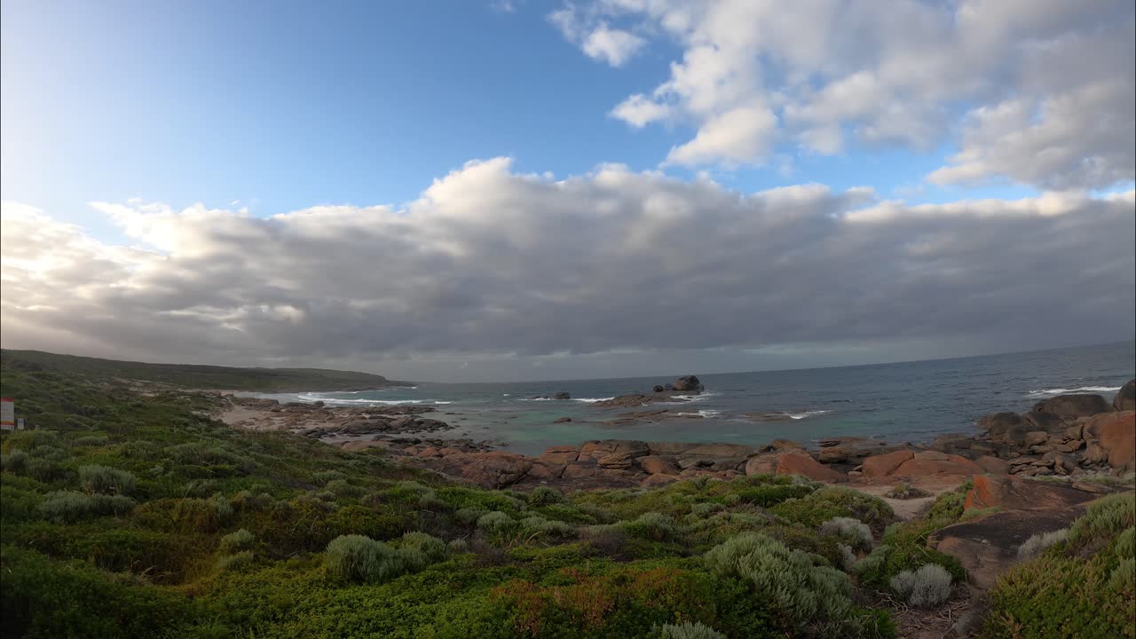 서부 오스트레일리아의 마거릿 강 (margaret river) 의 강 입구에서 아름다운 일출의 타임 스