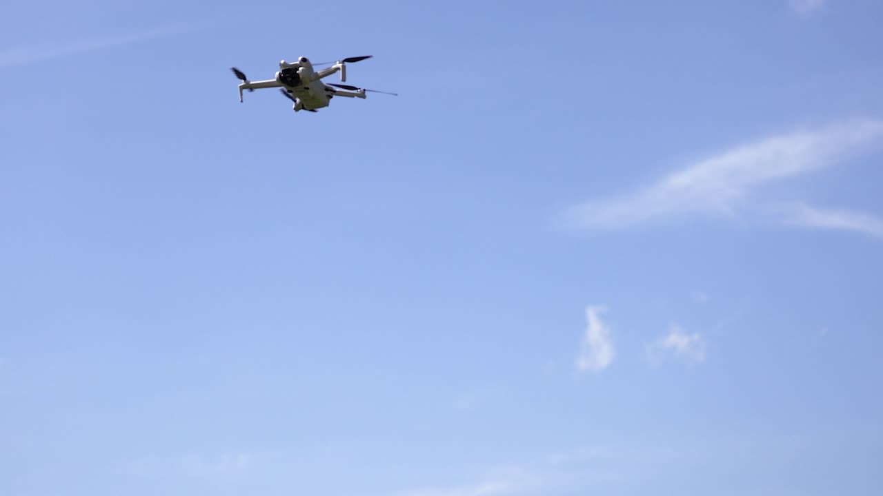 푸켓의 은 하늘에서 드론 기동