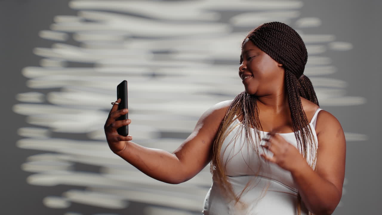 Mujer haciendo un selfie