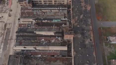 Aerial-view-of-the-dilapidated-Packard-Automotive-Plant-in-Detroit,-Michigan