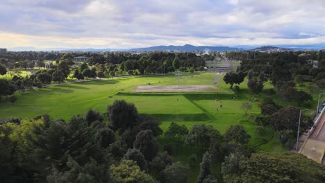 Simon-Bolivar-Park-It-is-the-main-green-area-of-the-metropolitan-park,-it-has-16-kilometers-of-paths