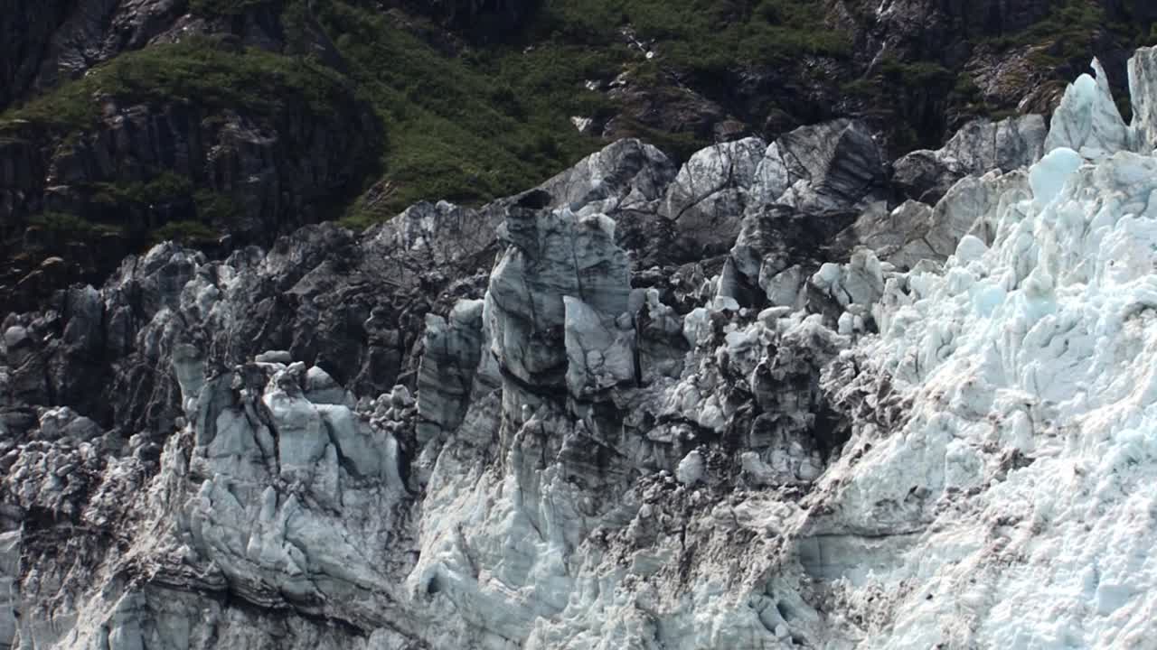 primer plano del glaciar margerie, glaciares de marea en el parque nacional y reserva de la bahía de los glaciares, alaska