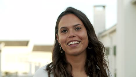 Closeup-shot-of-beautiful-laughing-woman