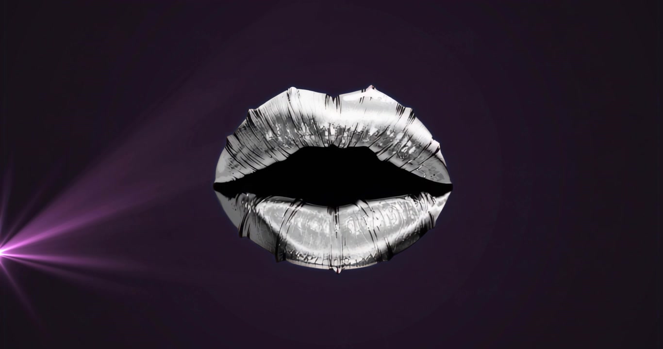 Labbra metalliche che si aprono e si chiudono sotto un raggio viola che emerge da sinistra, illuminando l'interno in violetto