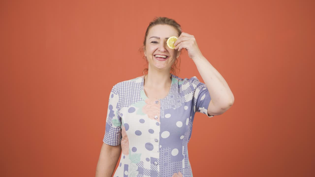 The person who gives the message of eating healthy.