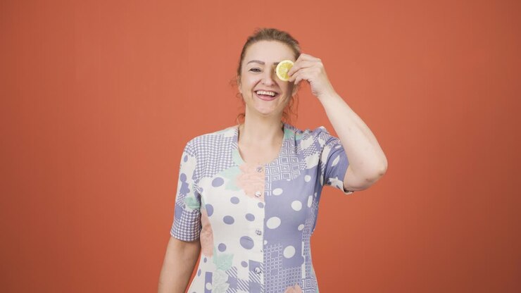 The person who gives the message of eating healthy.