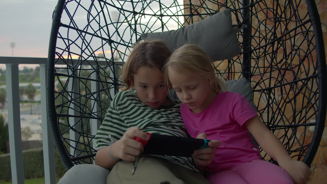 스 의자 에서 게임 하는 것