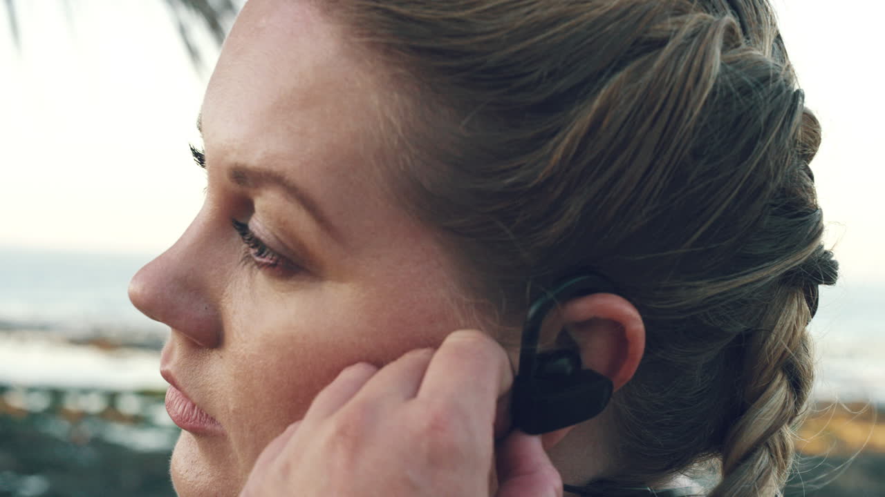 여성 스트리밍 오디오  ⁇ 캐스트