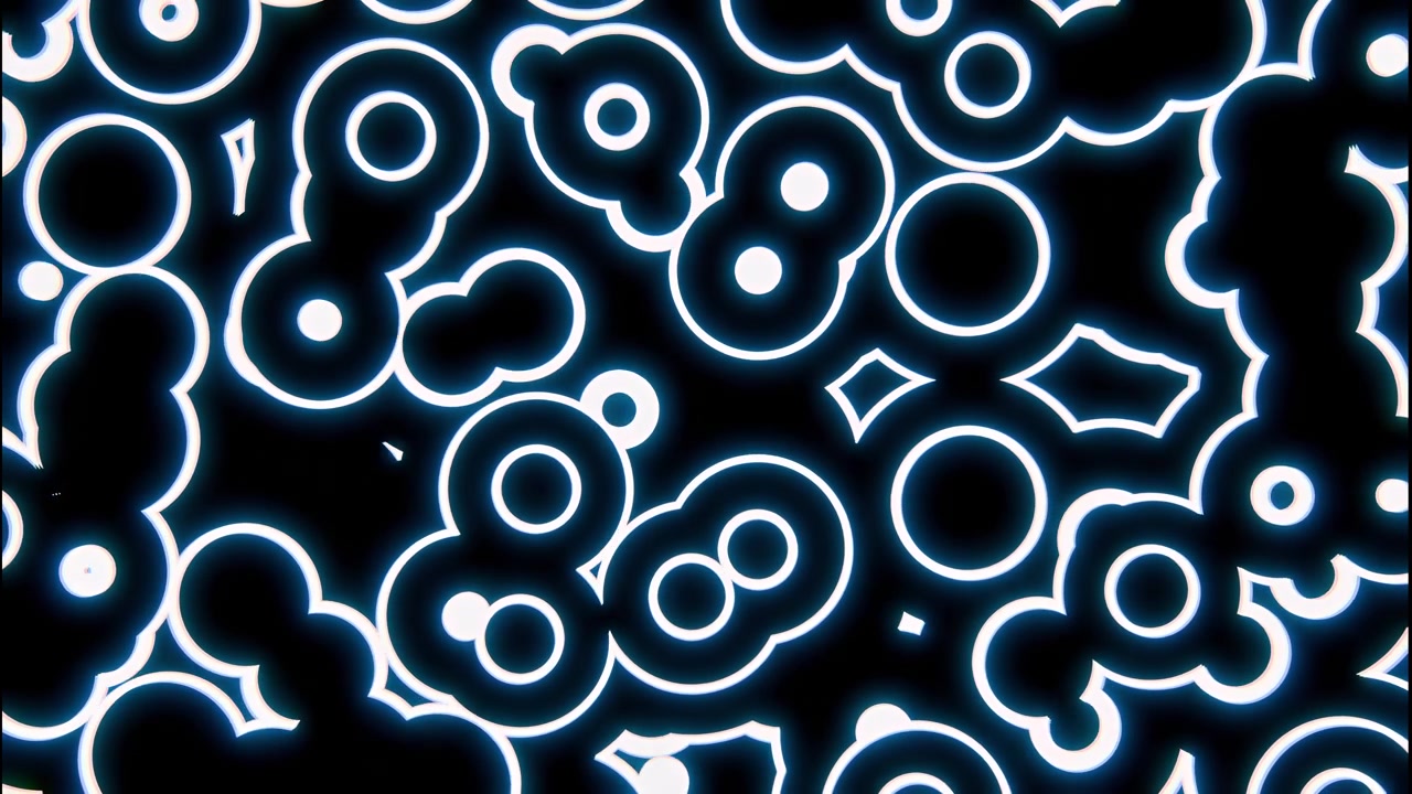 Composizione panoramica frontale che mostra contorni luminosi densi con bagliore ciano che formano anelli, cerchi concentrici, punti pieni, gruppi di doppi cerchi accoppiati e forme a nuvola smerlate su sfondo nero.