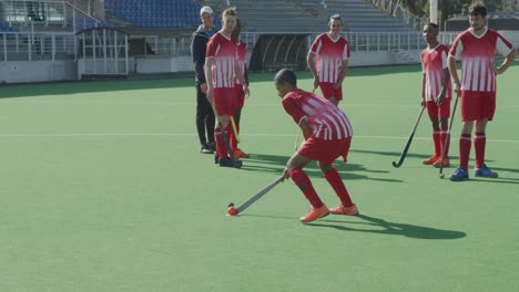 Eishockeyspieler-Bereiten-Sich-Vor-Einem-Spiel-Vor