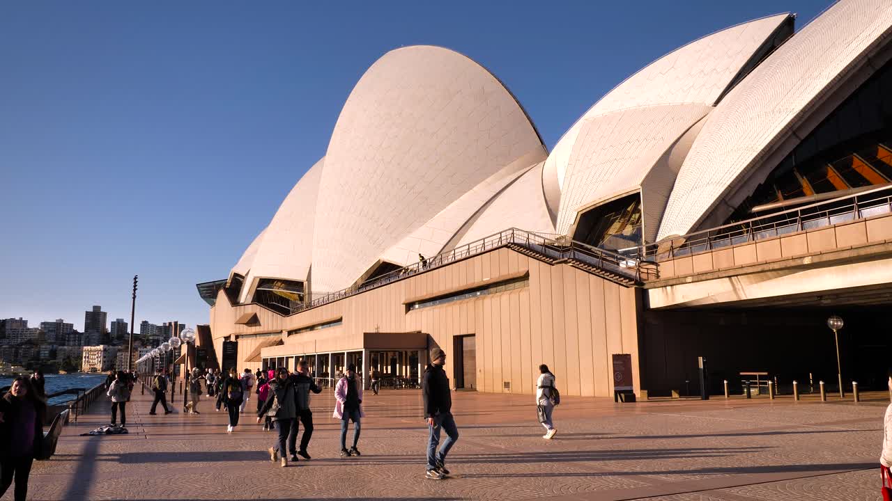 Sydney Opera House: A Sunny Day at the Iconic Landmark