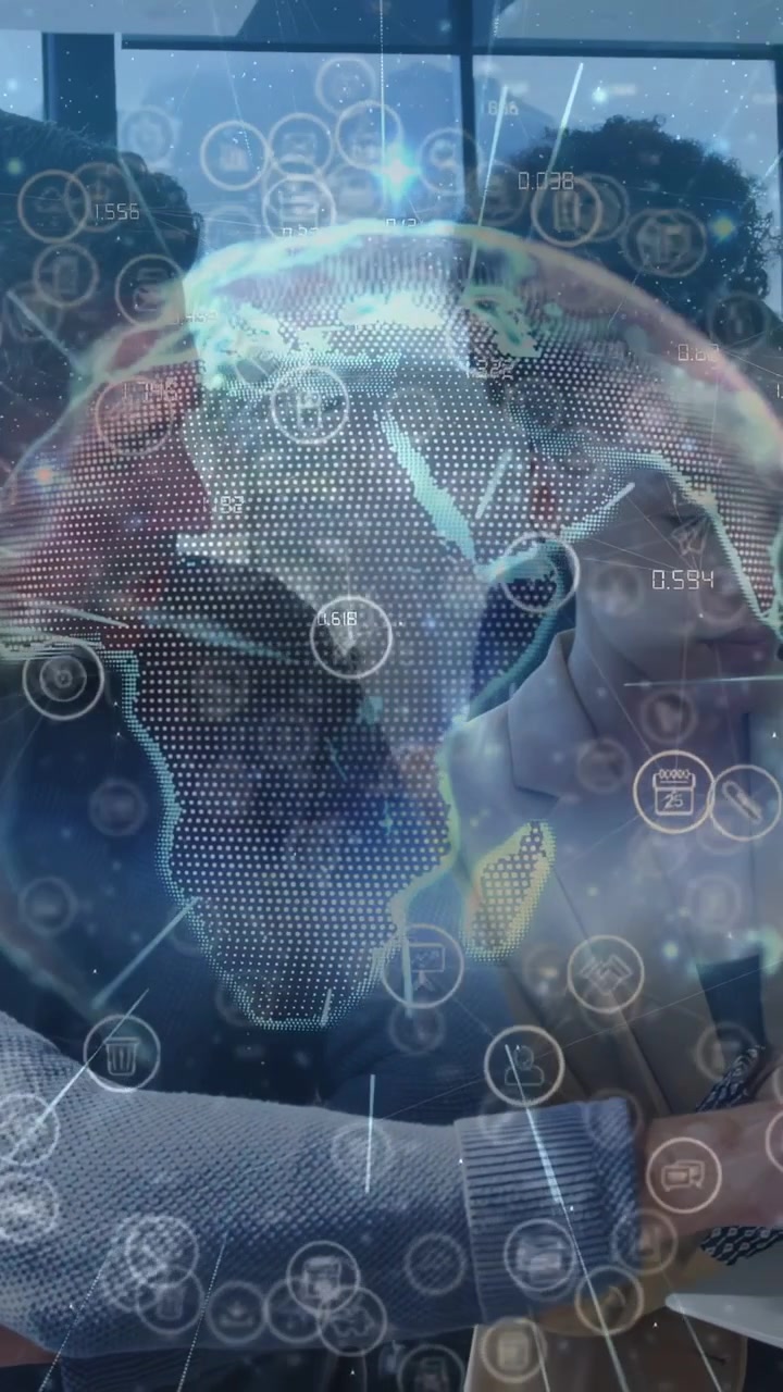 Vídeo vertical: Mulher tocando em globo digital, mãos deslizando ícones e dados numéricos para demonstração de tecnologia.