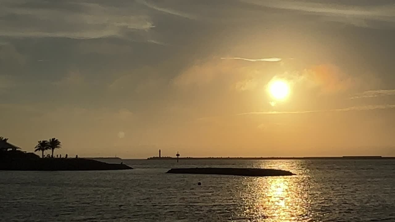 오키나와 나하 우미소라 공원의 저녁 풍경