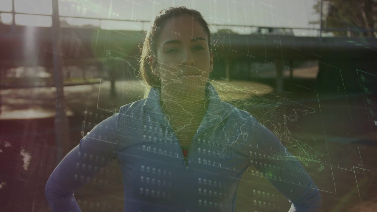 Žena stojí s rukama v bok, zatímco se kamera posouvá, zarovnává HUD mapu světa přes hrudník pro technickou ukázku.